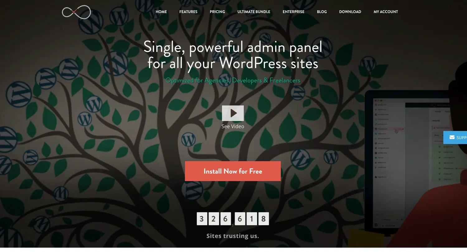 Screenshot of InfiniteWP homepage with headline “Single, powerful admin panel for all your WordPress sites."
