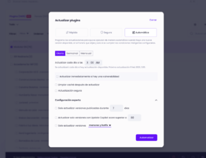 Ventana de configuración de actualizaciones automáticas de plugins de WordPress en Modular DS, con reglas y condiciones inteligentes.